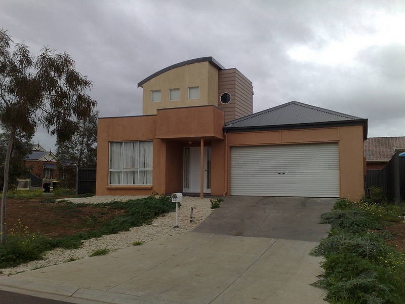 33 Pro Hart Way, Caroline Springs VIC 3023