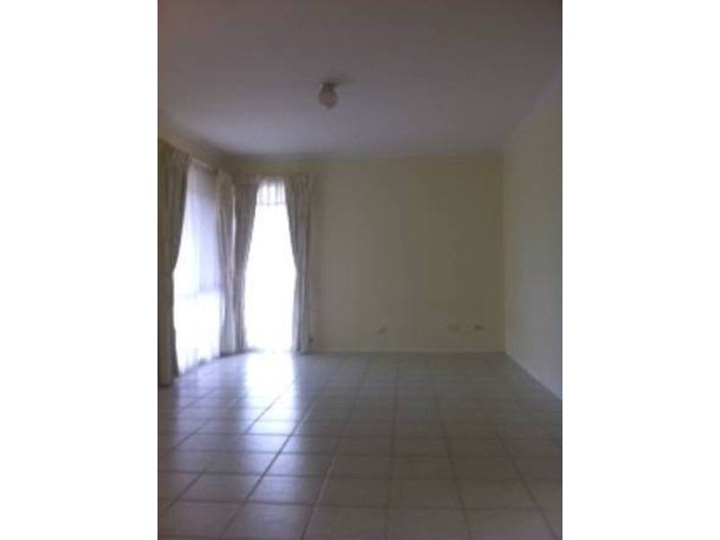 1/2 Terrye Court, Hillside VIC 3037