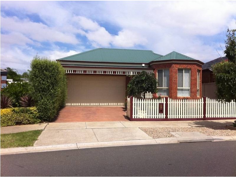 35 Springlake Avenue, Caroline Springs VIC 3023