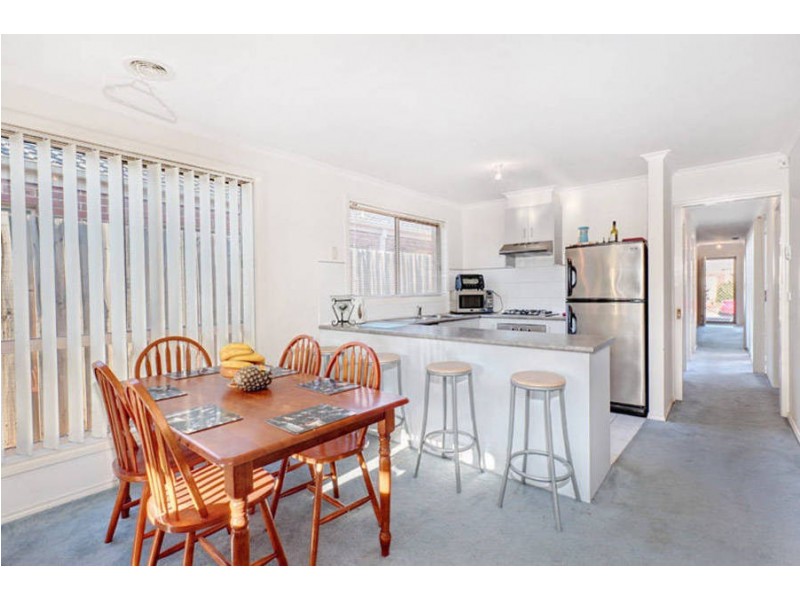 1/3 Lorraine Court, Hillside VIC 3037