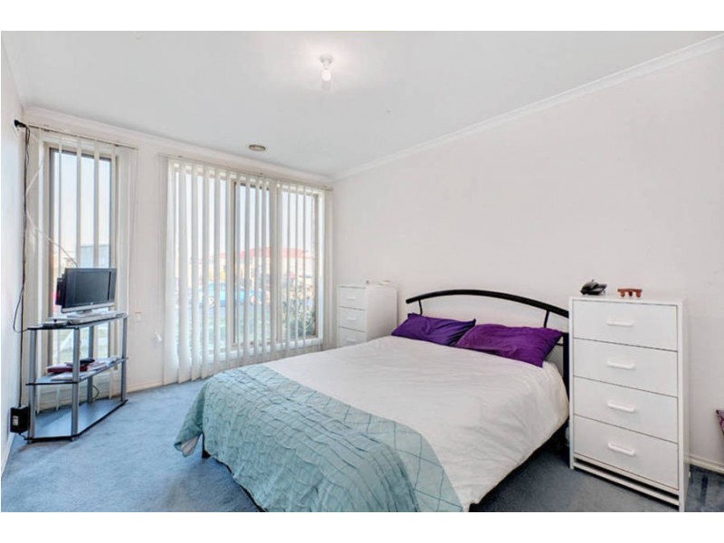 1/3 Lorraine Court, Hillside VIC 3037