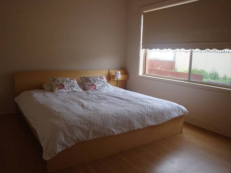 8 Hillview Court, Hillside VIC 3037