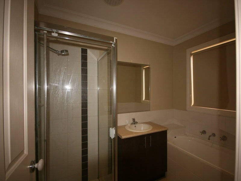 3/28  Shirley Street, St Albans VIC 3021