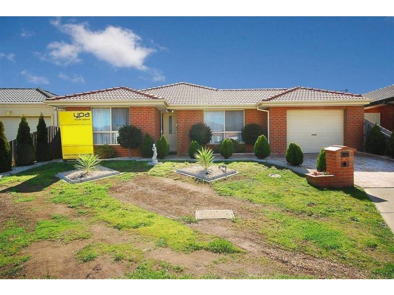 35 Mankina Circuit, Delahey VIC 3037
