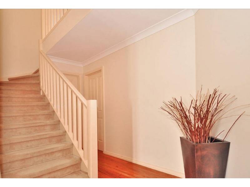 4/2 Serrata Court, Hillside VIC 3037