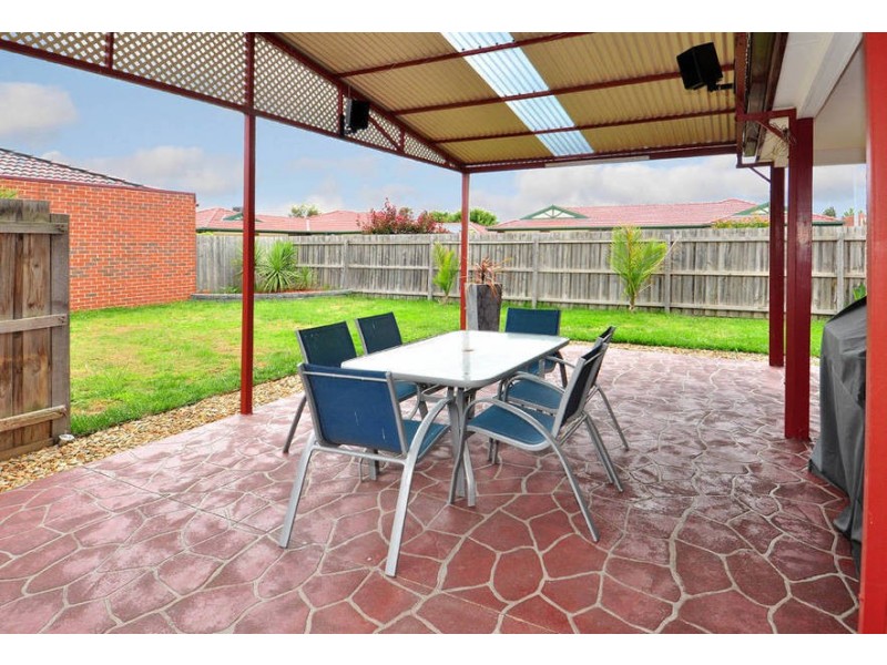 4/2 Serrata Court, Hillside VIC 3037