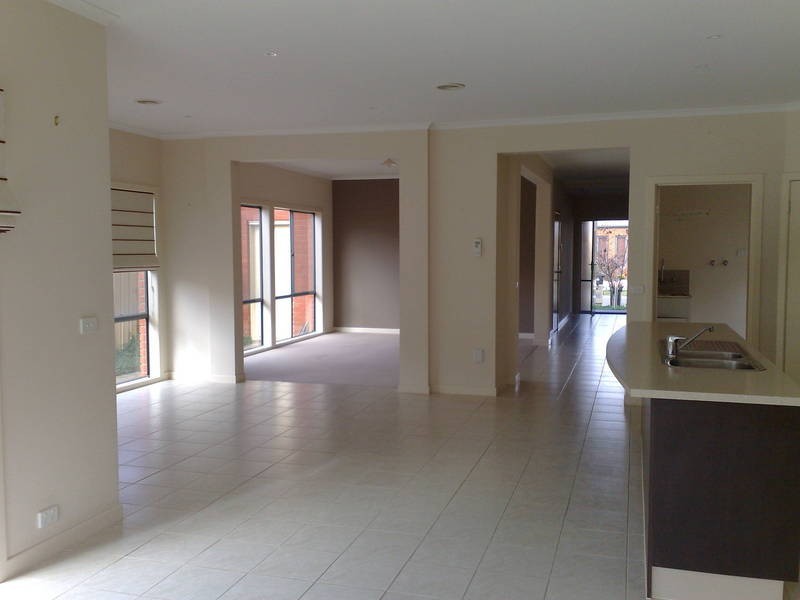 12 Kings Domain, Caroline Springs VIC 3023