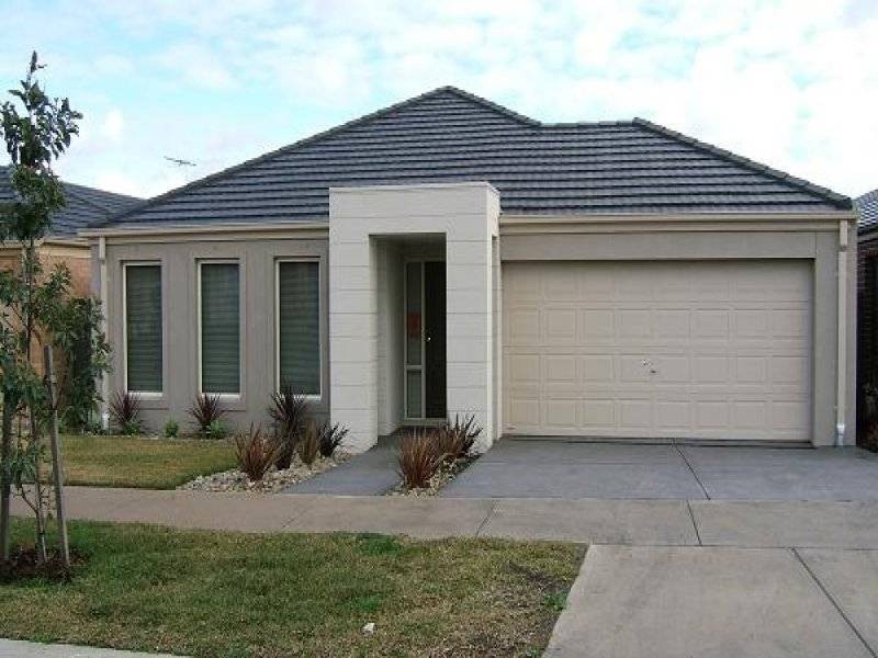 10 Hele Close, Caroline Springs VIC 3023