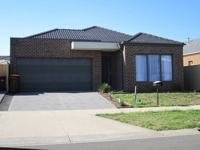 36 Kooyong Way, Caroline Springs VIC 3023