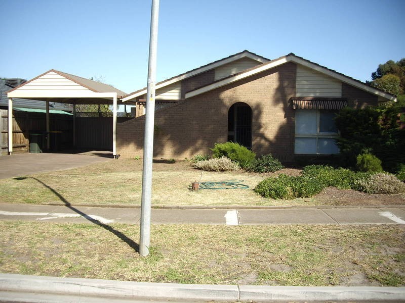 5 Hammersley Court, Taylors Lakes VIC 3038