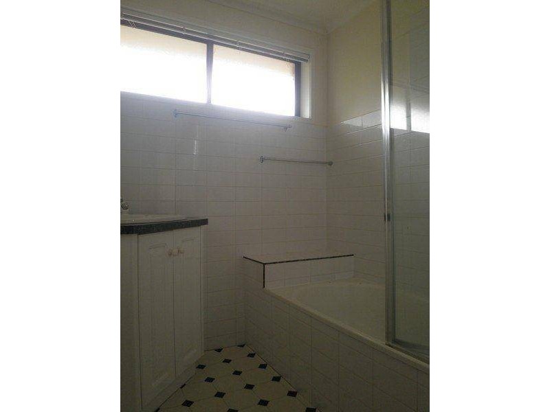 5 Hammersley Court, Taylors Lakes VIC 3038