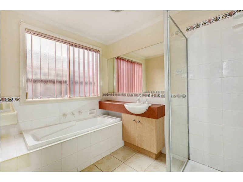 6 Clyde Close, Taylors Hill VIC 3037