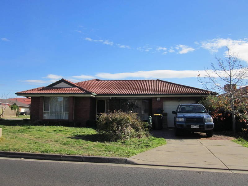 1/82 Delbridge Drive, Sydenham VIC 3037