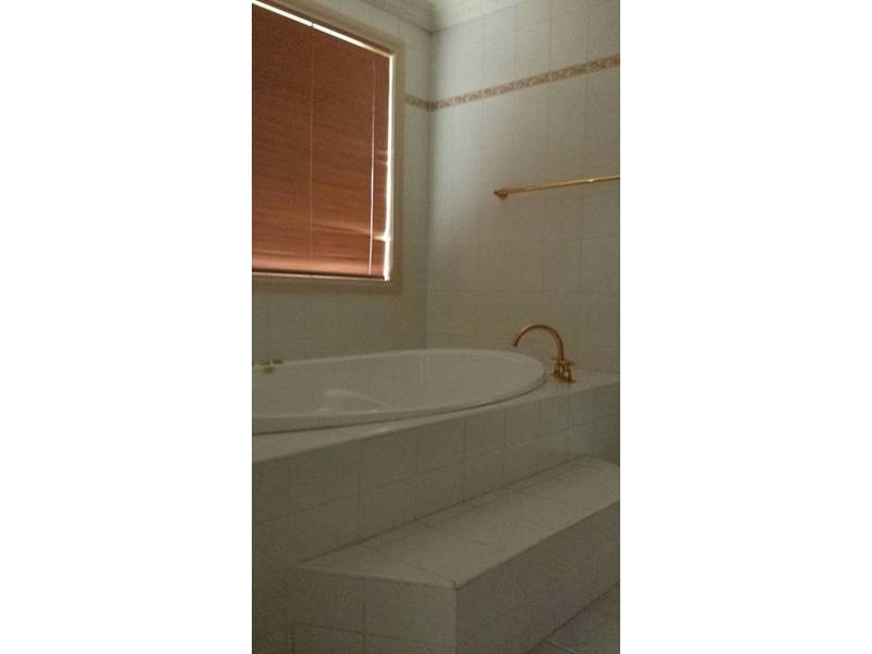 1/82 Delbridge Drive, Sydenham VIC 3037