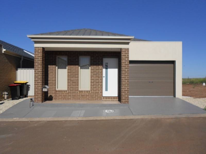 7/40 McCubbin Way, Caroline Springs VIC 3023