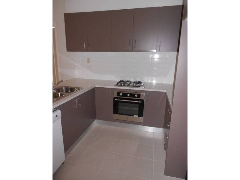 7/40 McCubbin Way, Caroline Springs VIC 3023