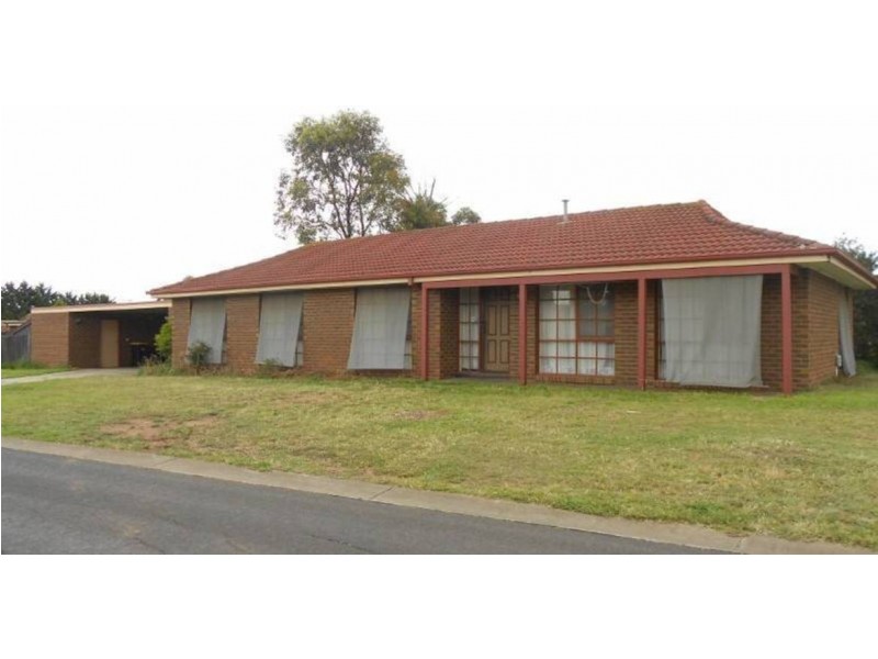 34 Hilton Way, Melton West VIC 3337