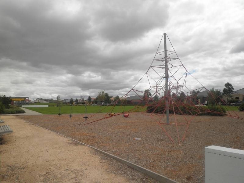 6 Ashbury Grove, Hillside VIC 3037