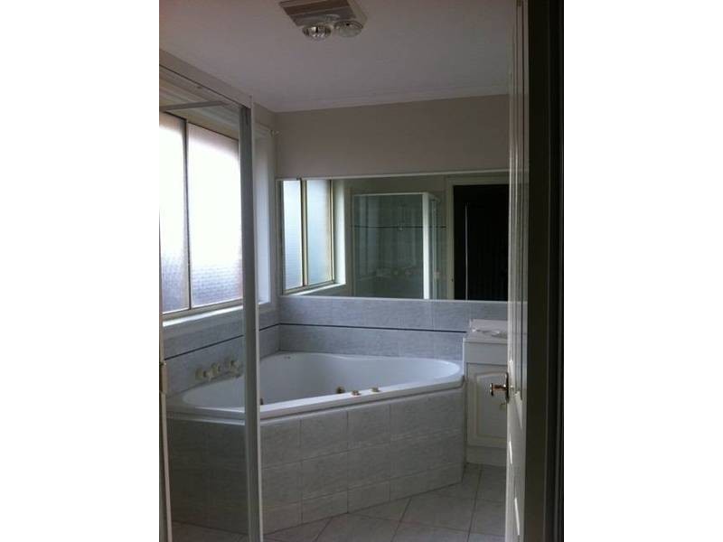 19 Cynthia Court, Hillside VIC 3037