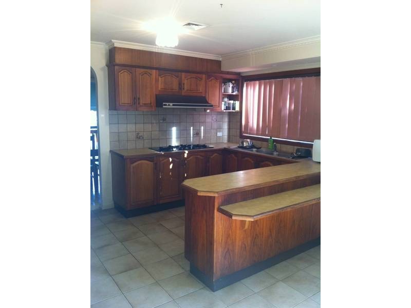 6 Kalbarri Court, Taylors Lakes VIC 3038