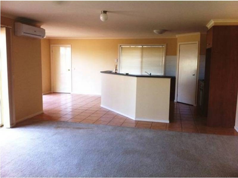 71 Featherhead Way, Melton West VIC 3337