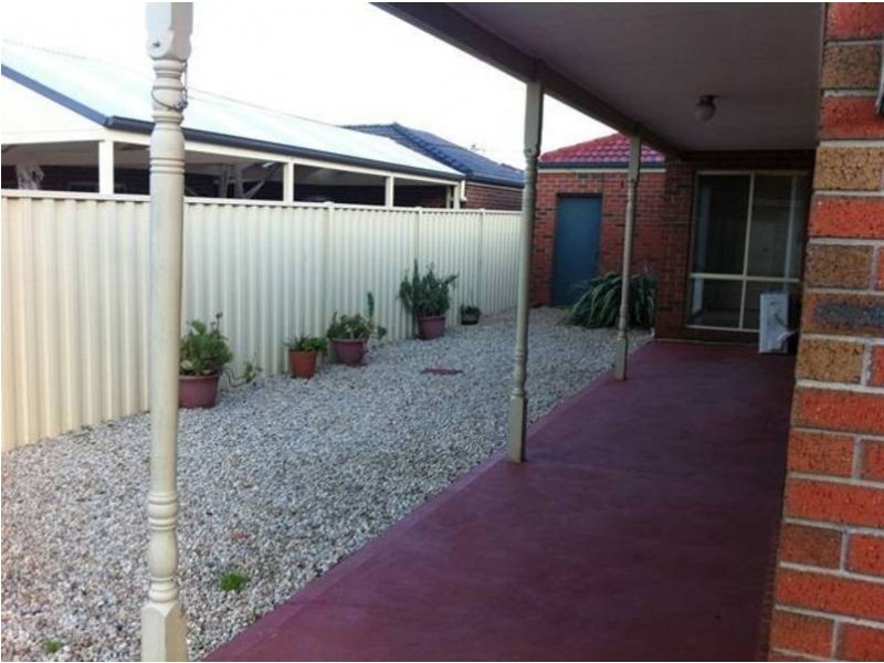 71 Featherhead Way, Melton West VIC 3337