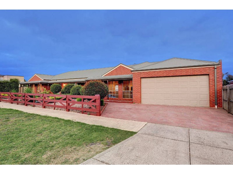 4  Bramshaw Crescent, Hillside VIC 3037