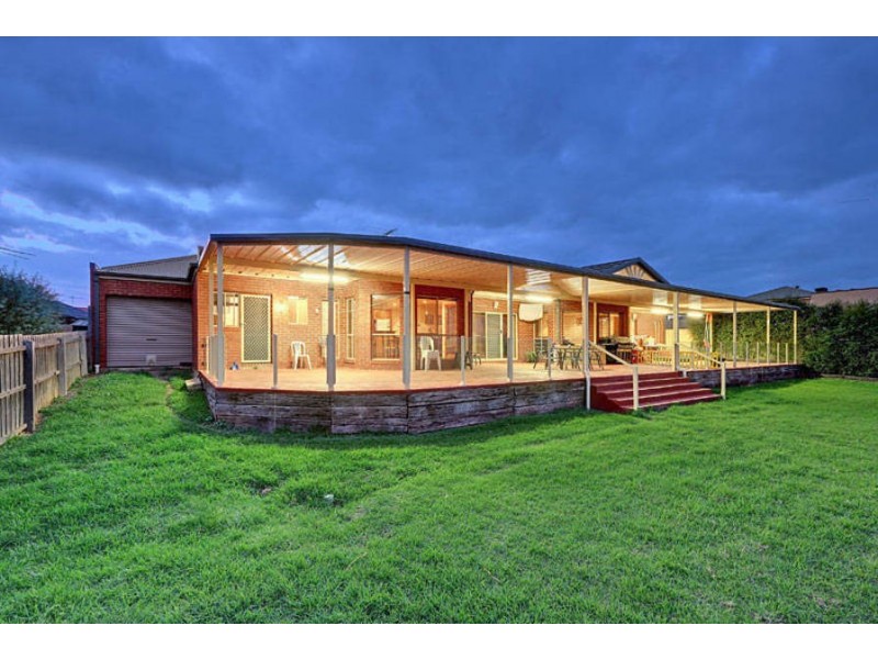 4  Bramshaw Crescent, Hillside VIC 3037