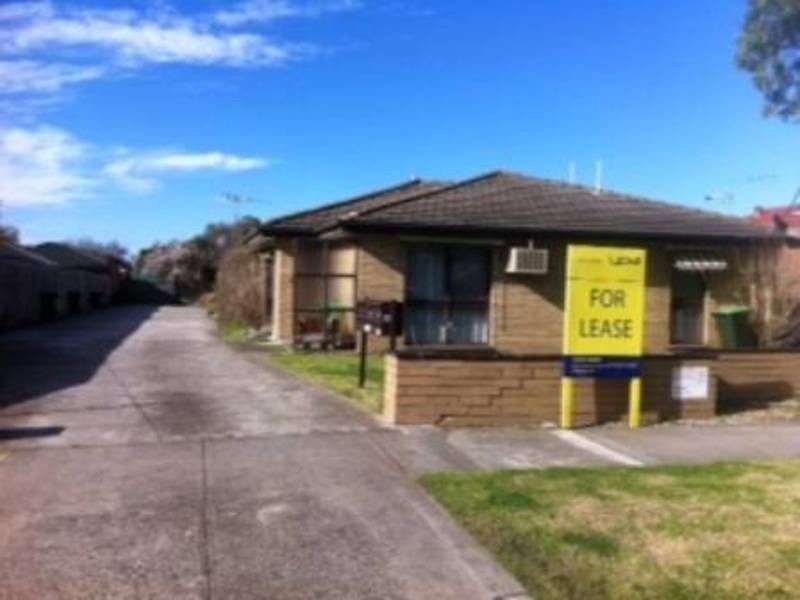 2/33 Clovelly Avenue, Glenroy VIC 3046