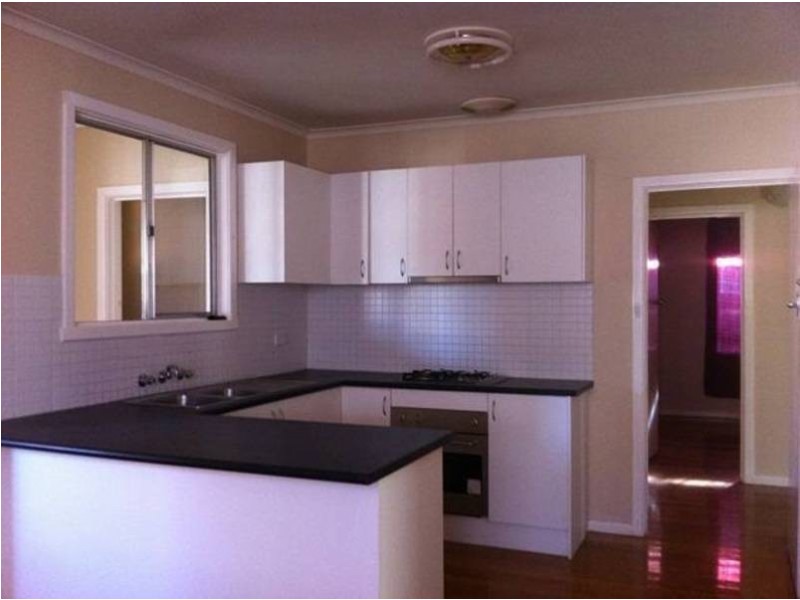 13 Wandsworth Avenue, Deer Park VIC 3023