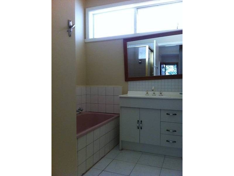 13 Wandsworth Avenue, Deer Park VIC 3023