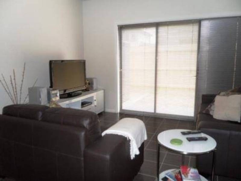 6 Erskine Way, Sydenham VIC 3037