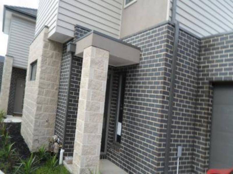 2/10 Albert Street, Sydenham VIC 3037