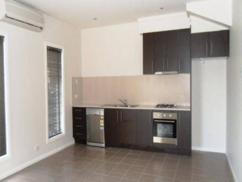 2/10 Albert Street, Sydenham VIC 3037