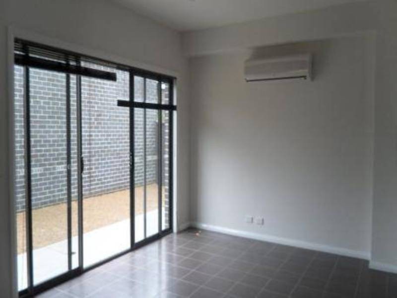 2/10 Albert Street, Sydenham VIC 3037