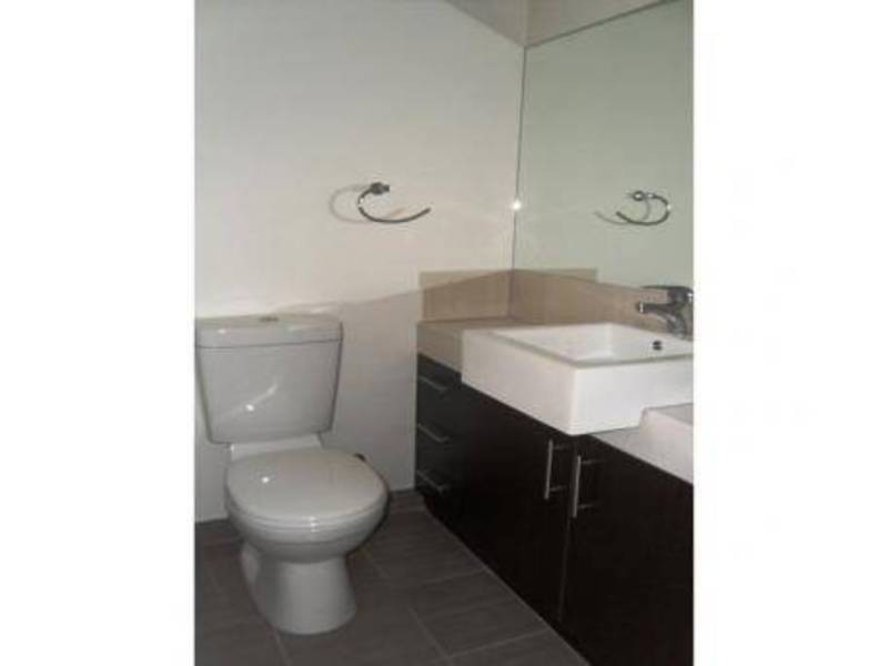 2/10 Albert Street, Sydenham VIC 3037