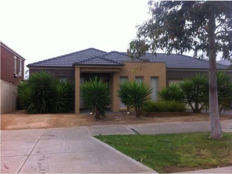 15 Melfin Drive, Hillside VIC 3037