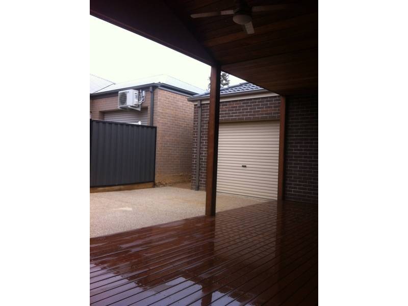 15 Melfin Drive, Hillside VIC 3037