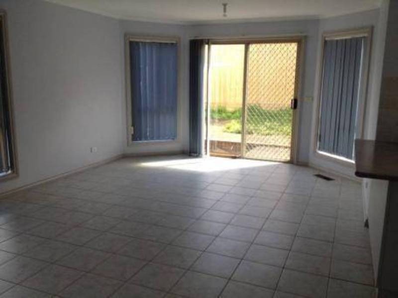 2/6 Woodfull Way, Epping VIC 3076