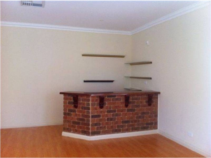 8 Chalmers Place, Taylors Lakes VIC 3038