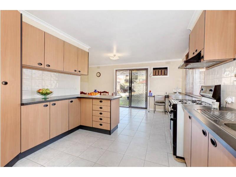 10  Ironbark Street, St Albans VIC 3021