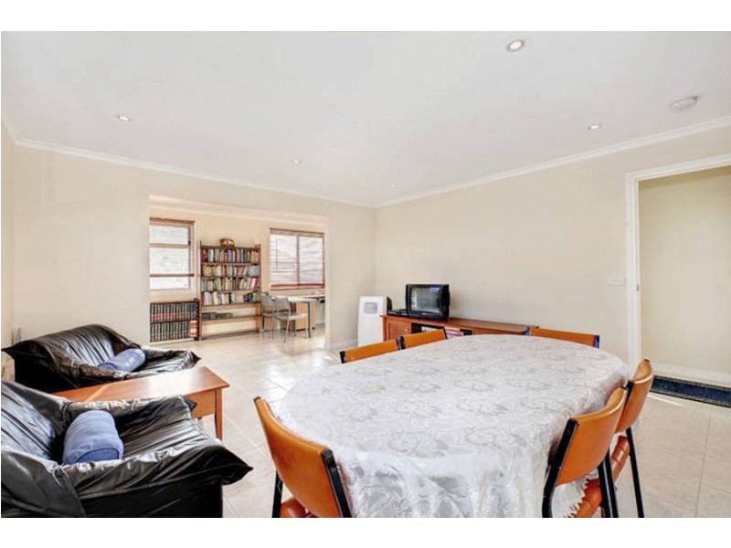 10  Ironbark Street, St Albans VIC 3021