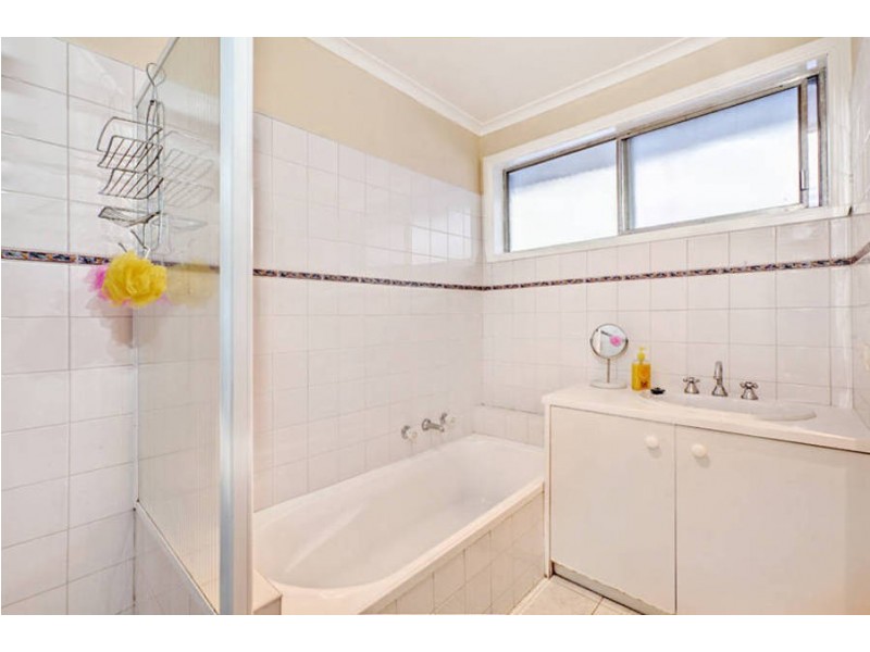 10  Ironbark Street, St Albans VIC 3021