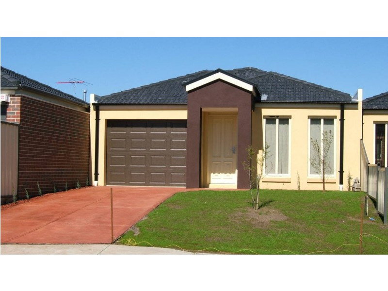 2/3 Balmoral Close, Hillside VIC 3037