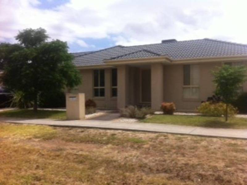 1/107-109 Pecks Road, Sydenham VIC 3037