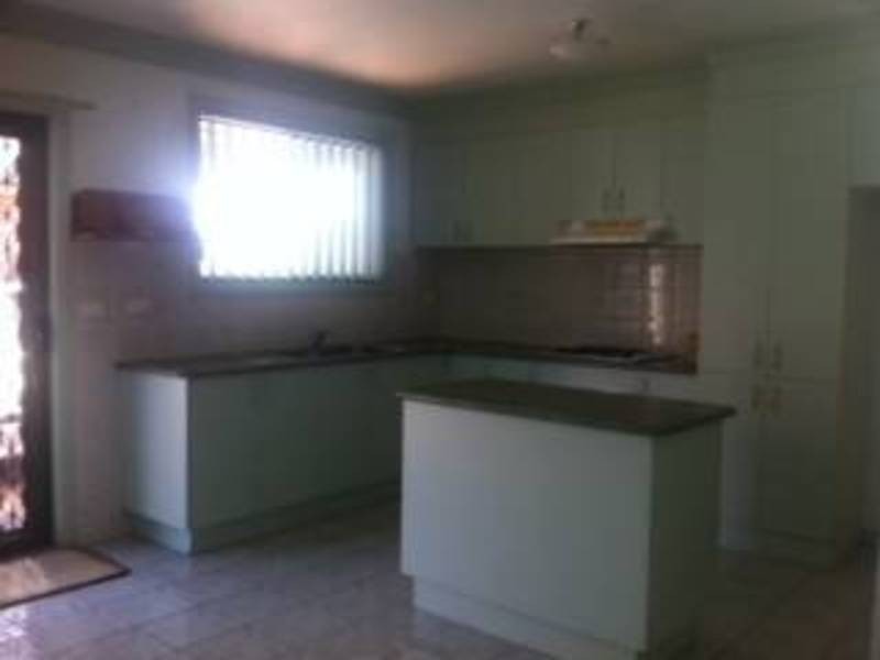 7  Mark Drive, Hillside VIC 3037