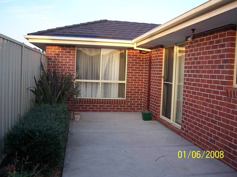 1/111-113 Pecks Road, Sydenham VIC 3037