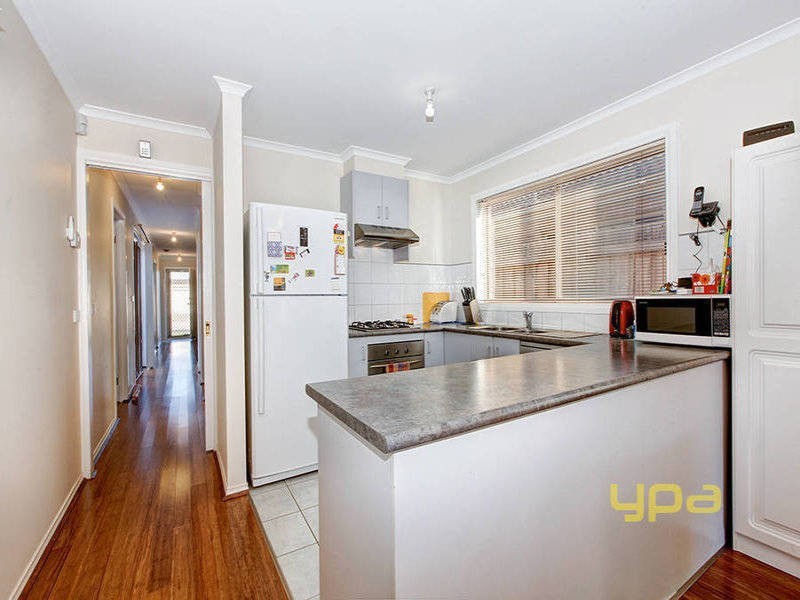 2/4  Lorraine Court, Hillside VIC 3037