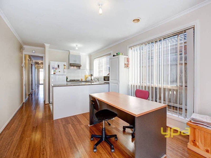 2/4  Lorraine Court, Hillside VIC 3037