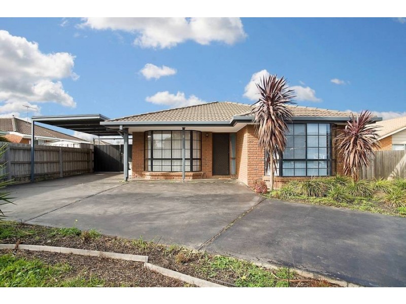 8 Sandstone Court, Delahey VIC 3037